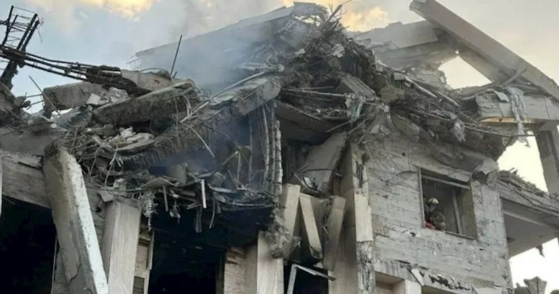 İsrailin hücumu nəticəsində İranın Şəhid Çamran şəhərində bina çöküb: 60 nəfər ölüb FOTOLAR/VİDEO