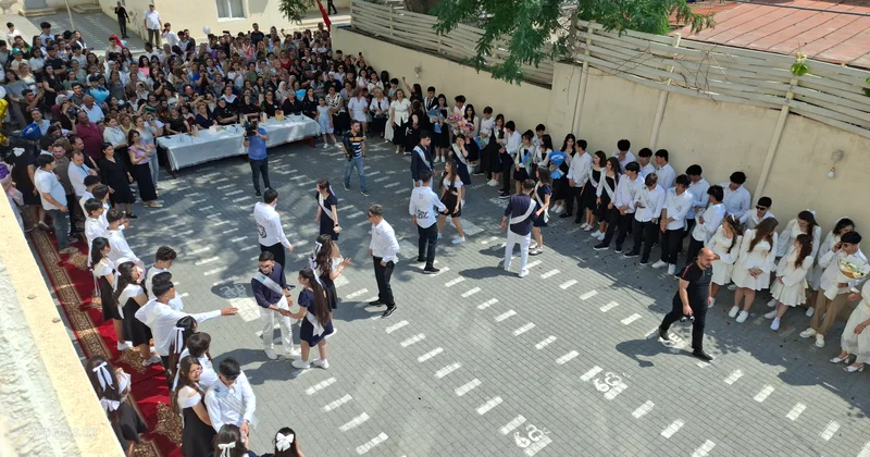 11 illik unudulmaz məktəb yolunun son zəngi: 162 nömrəli məktəbdən REPORTAJ FOTOLAR