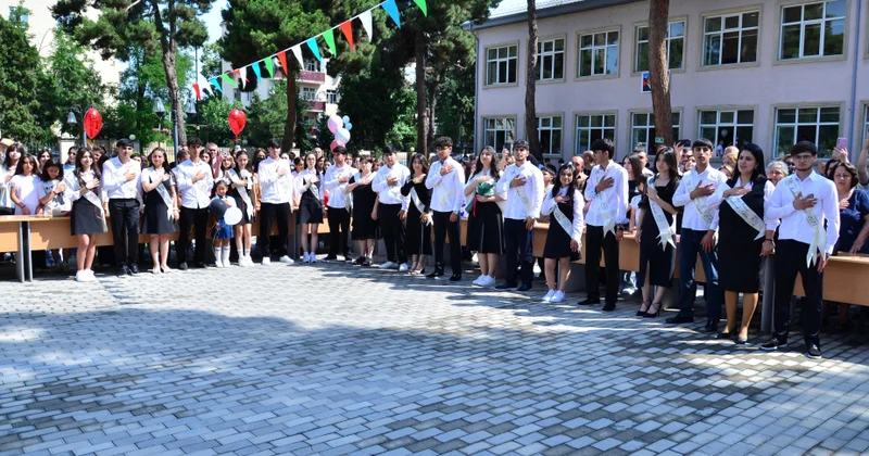 Qərb bölgəsinin “Son zəng” tədbirləri bayram əhvali ruhiyyəsində keçirilib