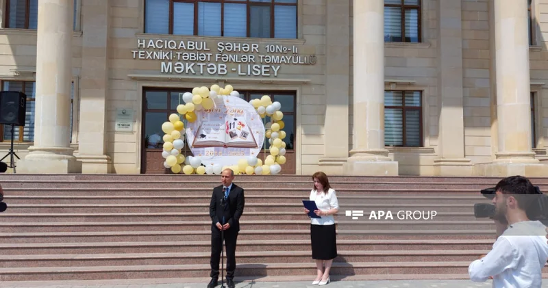Emin Əmrullayev Hacıqabulda “Son zəng” tədbirində iştirak edib
