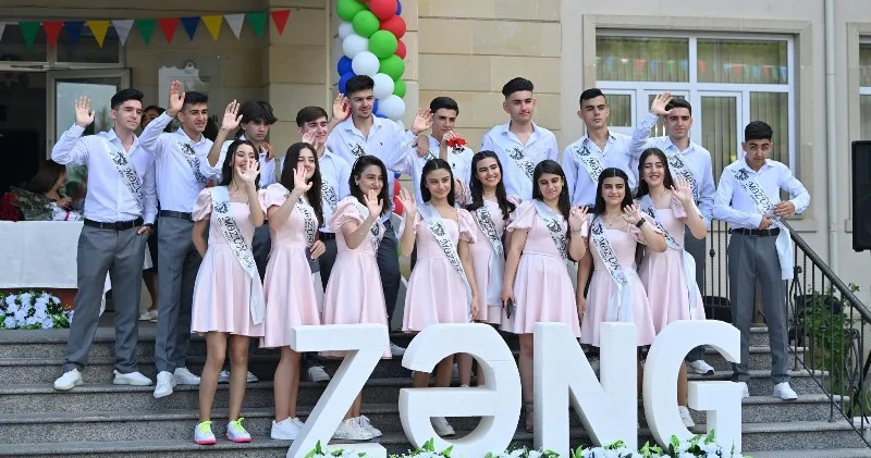 Jurnalist övladları üçün də “Son zəng” çalındı FOTOLAR