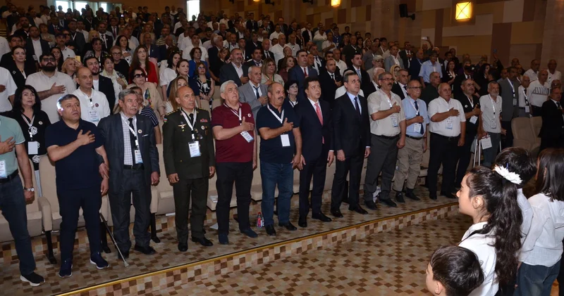 Vəhdət partiyasının növbədənkənar VI qurultayı keçirildi