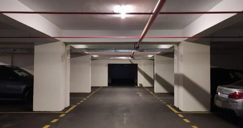 Özəl mülkiyyət bəhanəsi ilə qiymət oyunu: Parkinqlərdə süni artım niyə dayandırılmır?