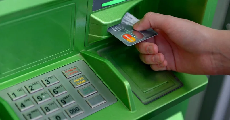 Bank kartlarından oğurluq edildi MƏBLƏĞ