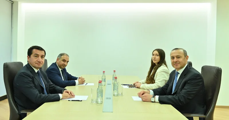 Prezidentin köməkçisi Hikmət Hacıyev ilə Ermənistanın Təhlükəsizlik Şurasının katibi Armen Qriqoryan arasında işgüzar görüş keçirilib