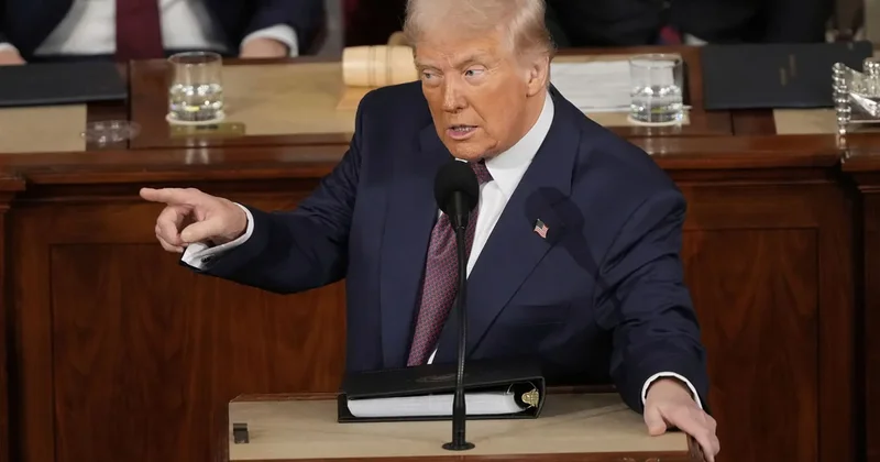 Трамп заявил о переносе подписания меморандума США и Ирана из за ударов по Бейруту