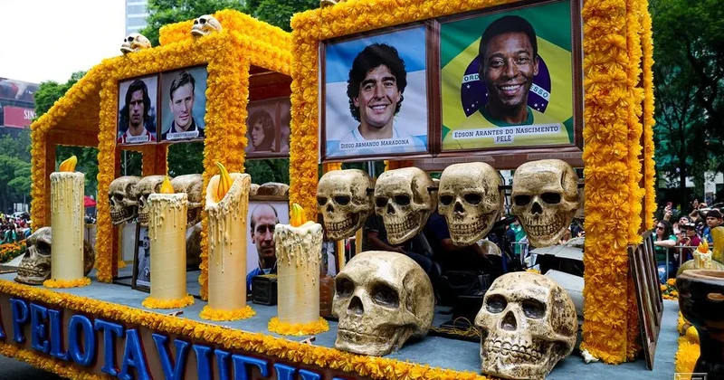 Meksikada DÇ 2026 ərəfəsində Ölülər günü paradı FOTO