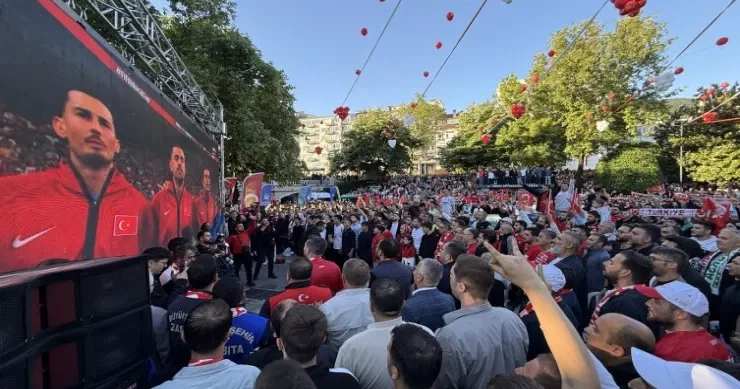 Türkiyədə azarkeşlər meydanlarda FOTOLENT