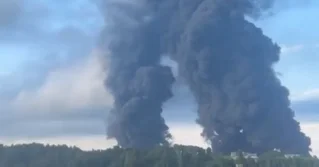 Yaroslavl vilayətində PUA hücumundan sonra neft bazası yanır VİDEO
