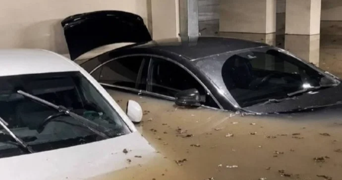Küçələr suyun altında qaldı: Güclü leysan Moskvanı iflic etdi VİDEO