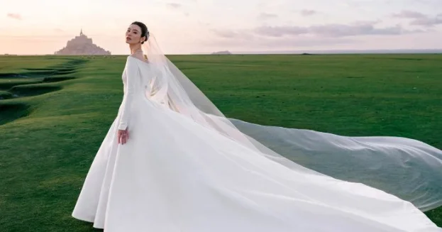 Milyarder və supermodel 1000 illik qadağanı pozdu: Bu məkanda gizli toy