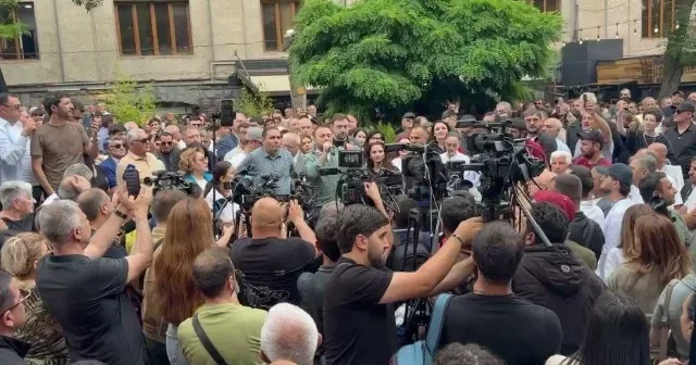Ermənistan müxalifəti mitinq keçirir