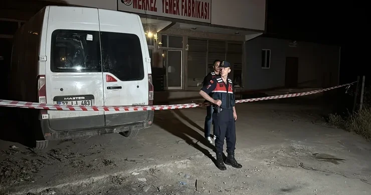 Kastamonuda qida fabrikinə silahlı hücum olub, ölən var