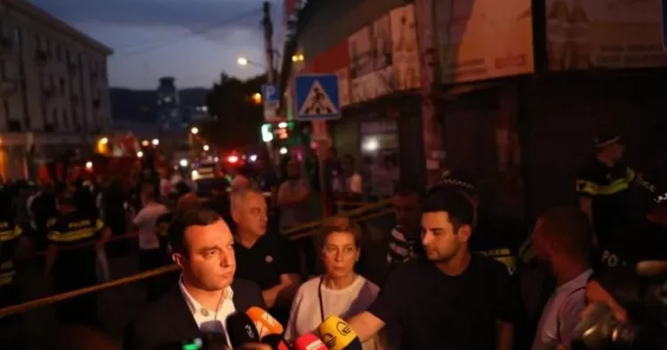 Tbilisidə bina uçqunu nəcitəsində ölənlərin sayı iki nəfərə ÇATDI