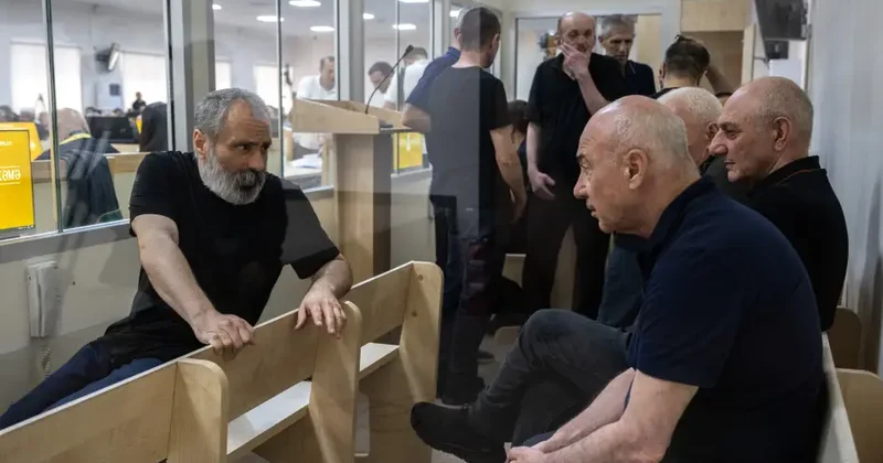 Bu videokadrlar məhkəmədə nümayiş etdirilib