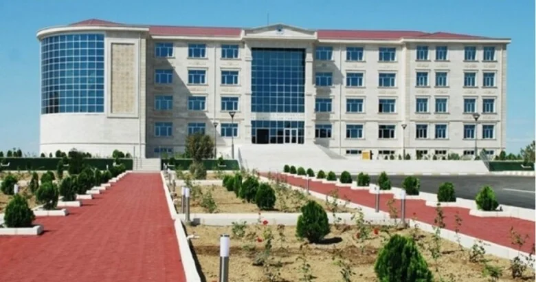 Universitetdə biabırçılıq: tələbələrə qiymət qarşılığında cinsi əlaqə təklif olunub