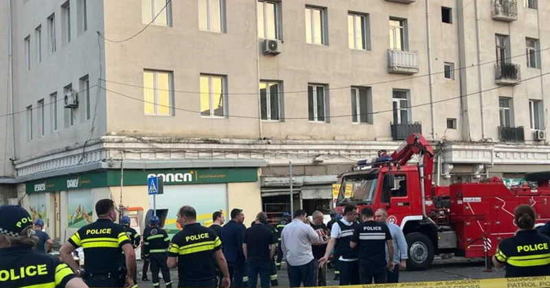 Tbilisidə yaşayış binasında uçqun oldu, ölən və xəsarət alanlar var YENİLƏNDİ 2