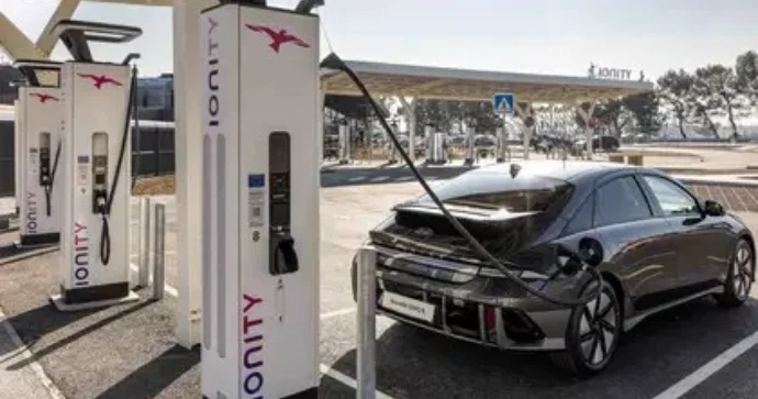 İsti hava elektromobil sürücülərini əlavə xərcə salır