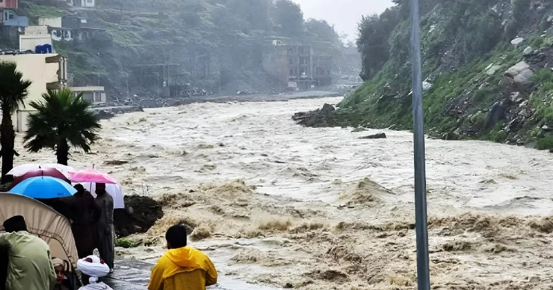 Mövsümi musson yağışları Pakistanda 104 nəfərin həyatına son qoyub