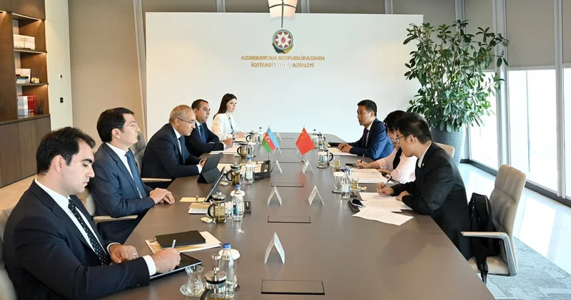 Mikayıl Cabbarov Çinin Azərbaycandakı səfiri ilə görüşüb