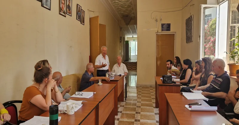 “Axirətdən gələn zəng” tamaşası yeni quruluşda