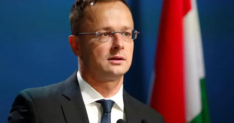 Сийярто: Венгерское оружие и солдаты не будут направлены в Украину