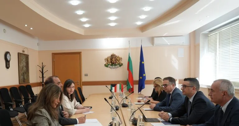 Bulgarian economy minister proposes reviving Kuwait joint commission (PHOTO)