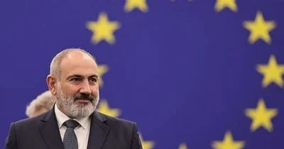 “Paşinyan Zelenskinin yolunu gedir”