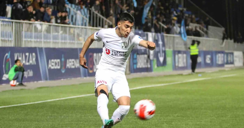 Yerli futbolçu “Neftçi” ilə vidalaşıb
