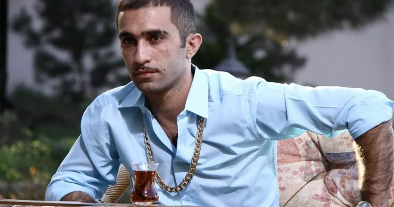 Əlixanın ifası onun ürəyini partlardırdı... KVN dən kinoya