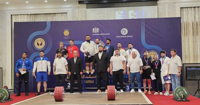 Azərbaycanın ağırlıqqaldıranı Gürcüstanda bürünc medal qazanıb