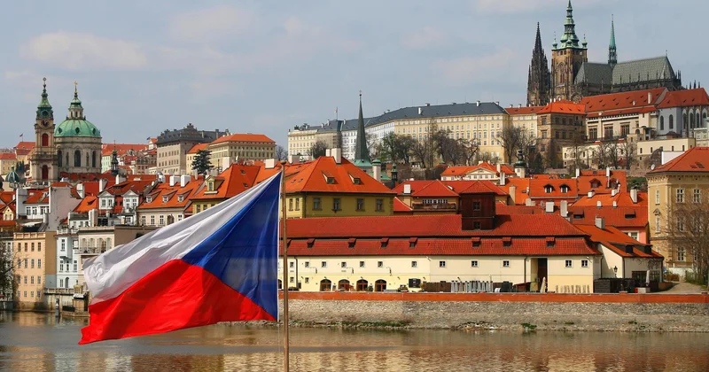 Çexiyanın Baş naziri Slovakiya hökumətini Rusiyaya qarşı sanksiyaları bloklamamağa çağırıb