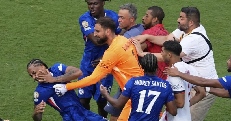 Dünya çempionatının finalında DAVA Futbolçular əlbəyəxa oldu FOTO