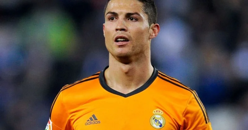 Kiko Kasilya: Ronaldu bütün komanda və personal üçün iPhone almışdı