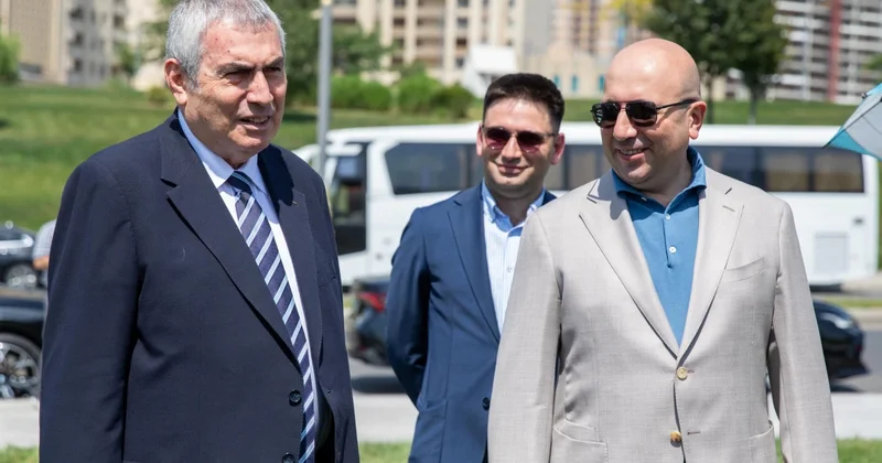 Dünya Kamandan Oxatma Federasiyasının prezidenti Bakıda keçirilən təlim məşq toplanışını izləyib FOTO