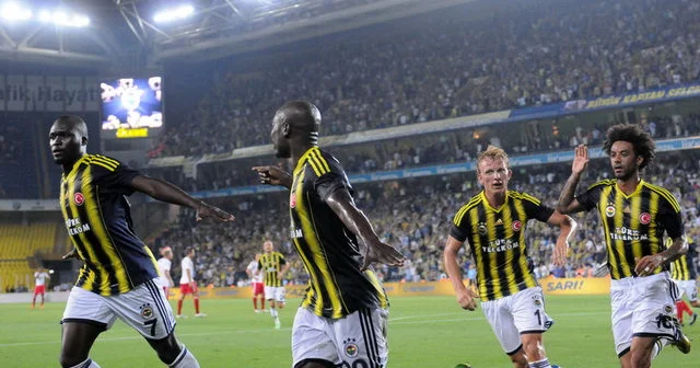 Fənərbağça nın ulduzu ağır zədə aldı FOTO