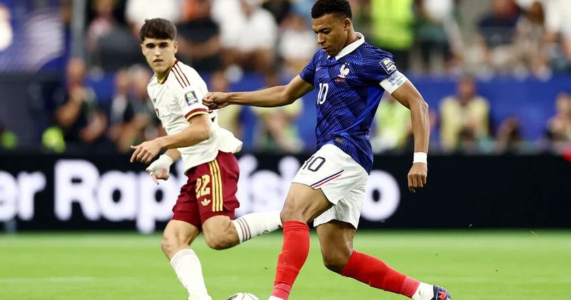 Mbappe Fransa futbol tarixinə düşdü