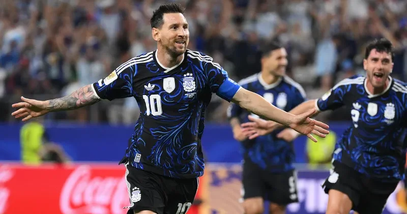 Argentina İngiltərəyə qarşı oyuna 20 il əvvəlki forma ilə çıxacaq