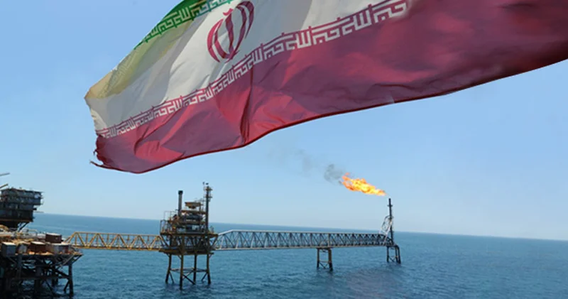 Иран заявил о сохранении экспорта нефти после ужесточения санкций США