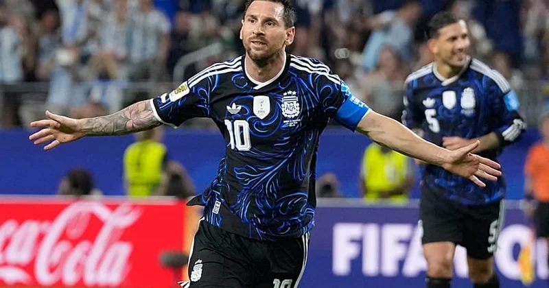 Argentinalılar niyə tünd göy formada oynamaq istəyirlər?