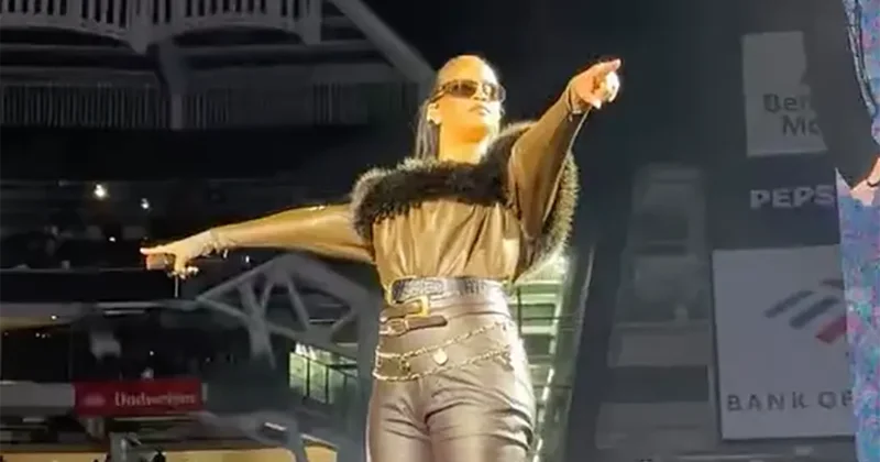 Rihanna illər sonra səhnəyə qayıtdı Video