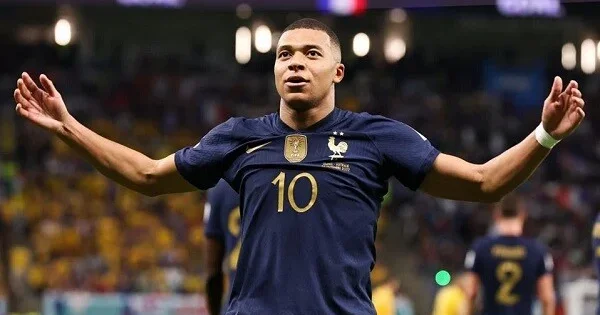 Mbappe Fransa millisinin heyətində rekorda imza atdı
