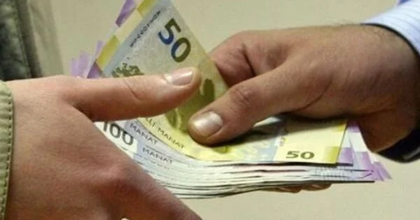 В Азербайджане средняя зарплата увеличилась на 7,3%