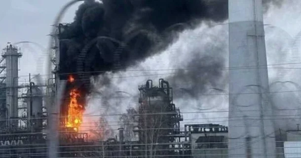 Удары по НПЗ обвалили нефтепереработку в России до минимума с 2005 года