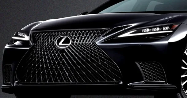 Lexus flaqman LS sedanının istehsalını davam etdirəcək