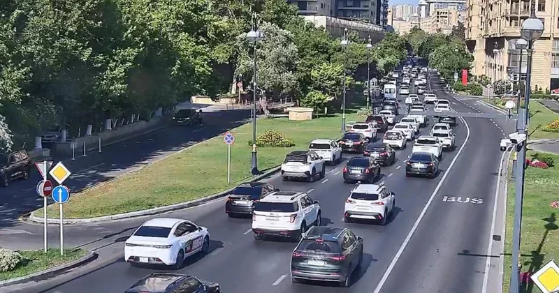 Paytaxtın bəzi küçələrində sıxlıq müşahidə olunur