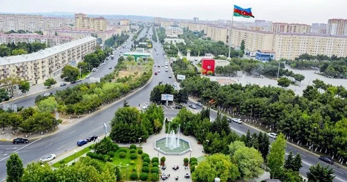 Üzeyir bəyin abidəsi baxımsız vəziyyətdədir Video