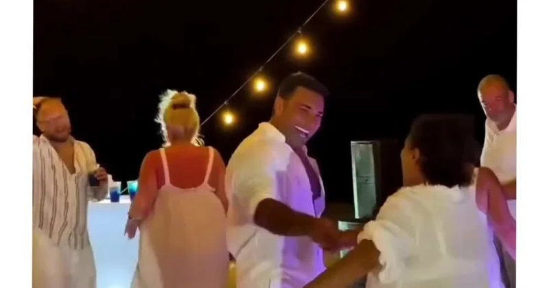 Kamil Zeynallının mərakeşli qadınla rəqsi gündəm oldu (Video)