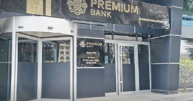 “Premium Bank”da ilk yarımildə şirkətlərin depozitləri 10 faiz azalıb