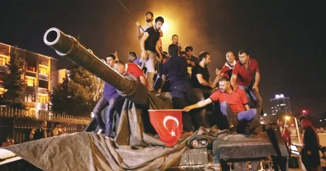 Türkiyədəki o dəhşətli gecədən 10 il keçdi